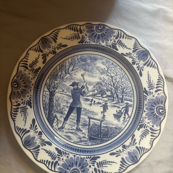 LUNEVILLE of France Lovely Rare set of 4 designer blue and white dinner plates